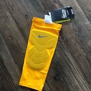 Nike hyperstrong knee sleeve new yellow basketball